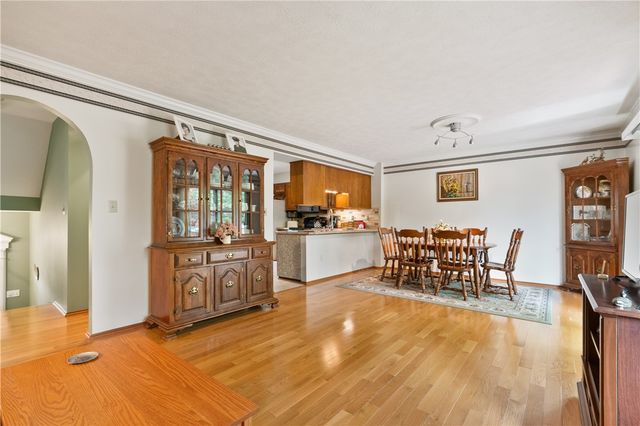 226 Carters Grove Dr, Richland, PA 15044