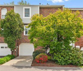 226 Carters Grove Dr, Richland, PA 15044
