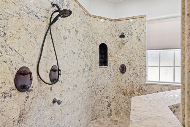 1482 KINGSDOWN DRIVE, Sarasota, FL 34240