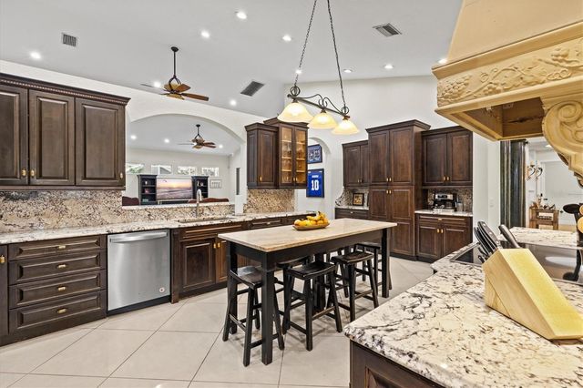 1482 KINGSDOWN DRIVE, Sarasota, FL 34240