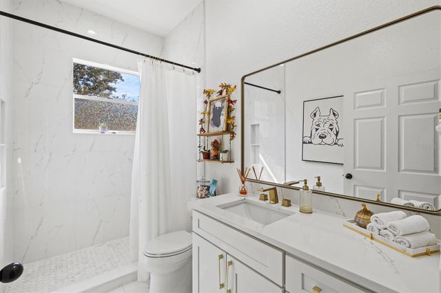 1482 KINGSDOWN DRIVE, Sarasota, FL 34240