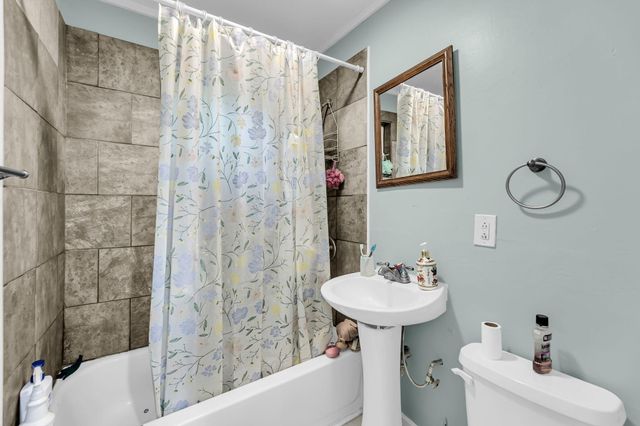 7625 E Oakridge Circle A & B, North Charleston, SC 29420