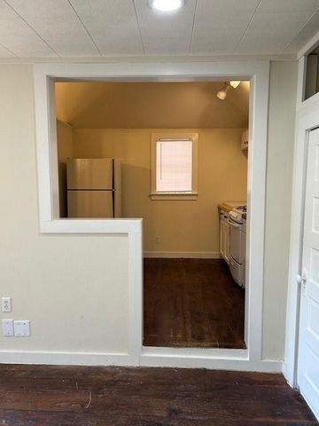 4409 Sinclair Ave B, Austin, TX 78756
