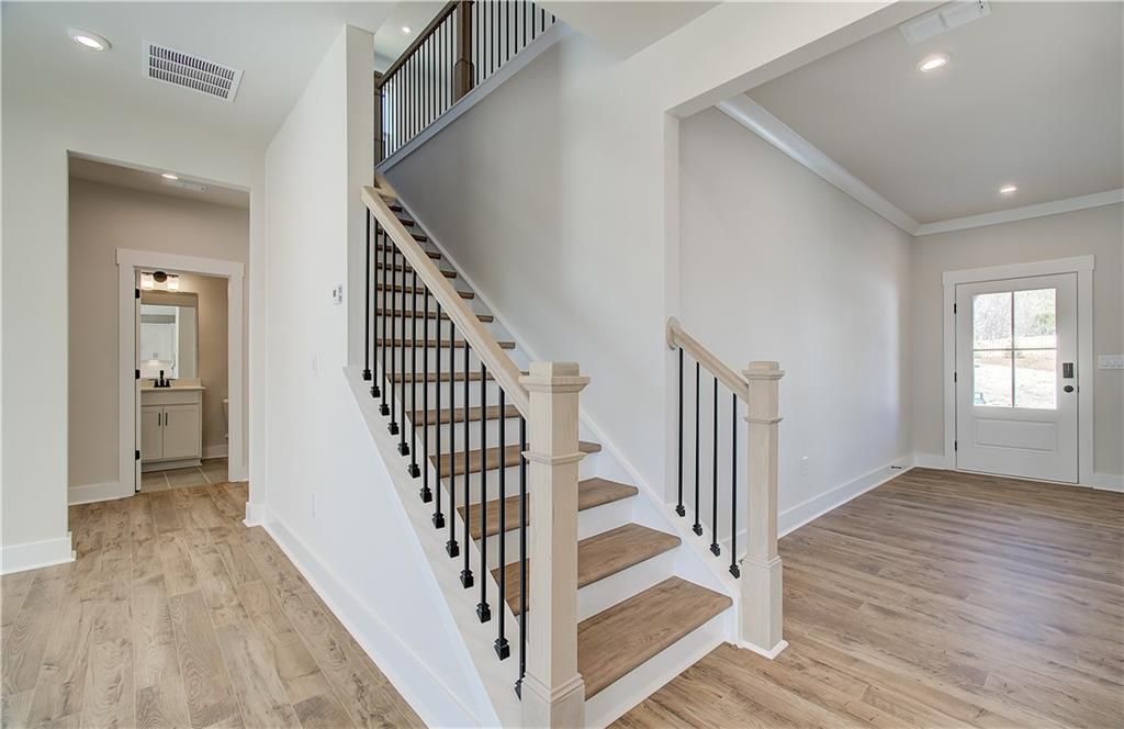 Image 6 of property listing at 4835 Montane Street, Cumming, GA 30028