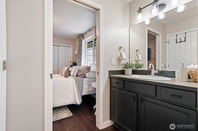 4201 Robinson Road NE, Bremerton, WA 98310