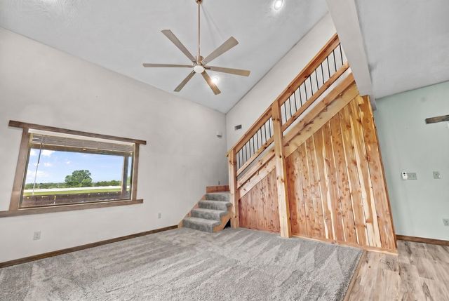 8957 W Farm Road 194, Republic, MO 65738