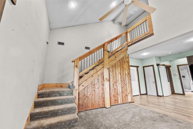 8957 W Farm Road 194, Republic, MO 65738