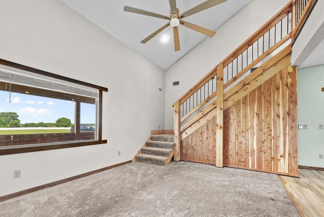 8957 W Farm Road 194, Republic, MO 65738
