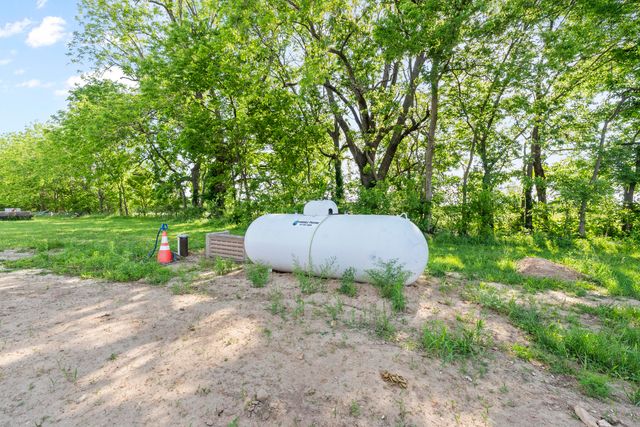 8957 W Farm Road 194, Republic, MO 65738