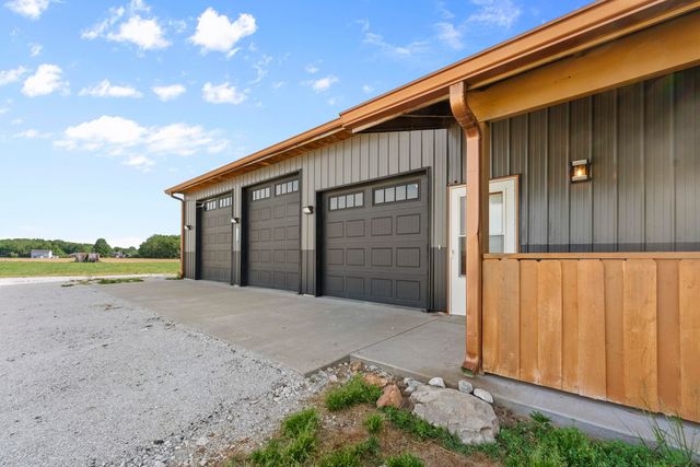 8957 W Farm Road 194, Republic, MO 65738