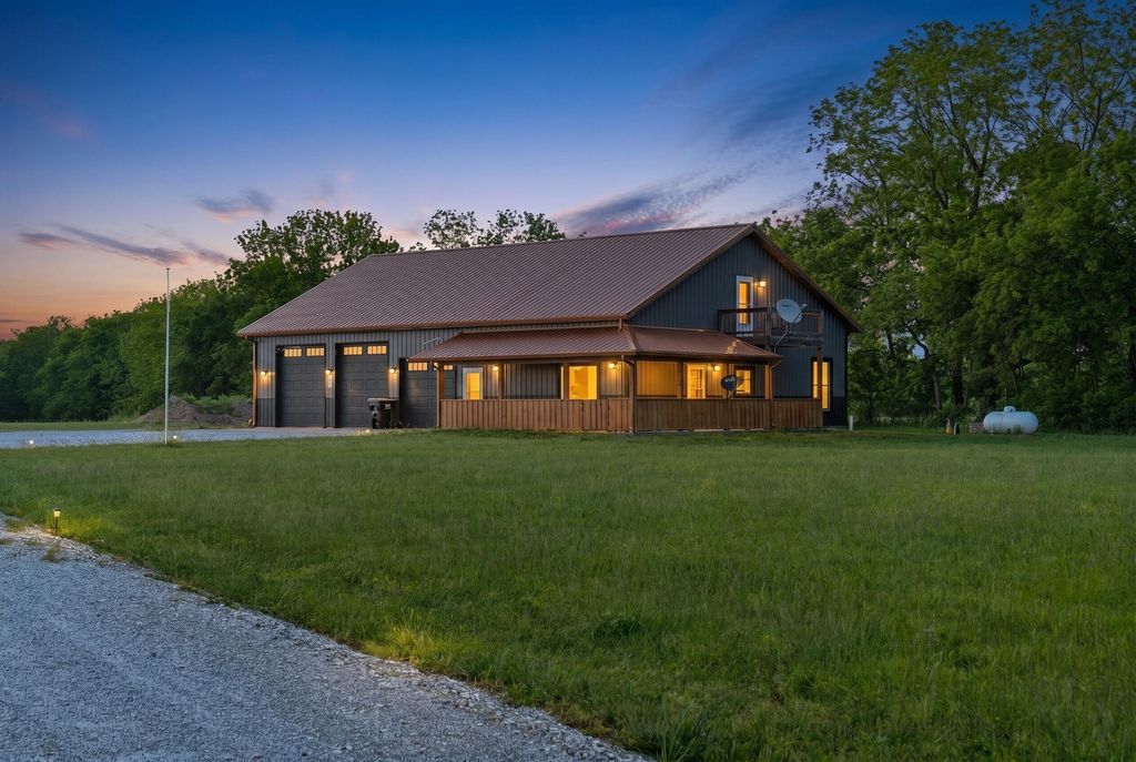 8957 W Farm Road 194, Republic, MO 65738