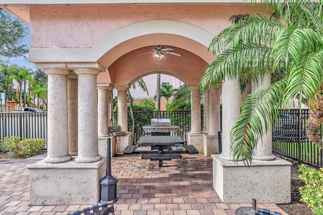 2131 SE 10th Avenue 1117, Fort Lauderdale, FL 33316