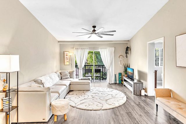 2131 SE 10th Avenue 1117, Fort Lauderdale, FL 33316