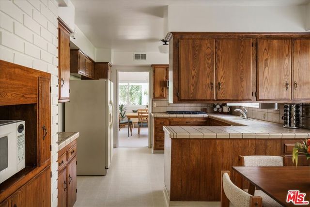 14141 Margate Street, Sherman Oaks, CA 91401