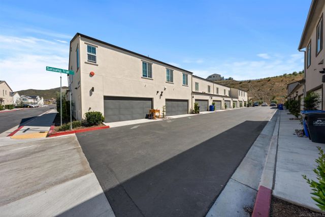 320 Satsuma Trail, Fallbrook, CA 92028