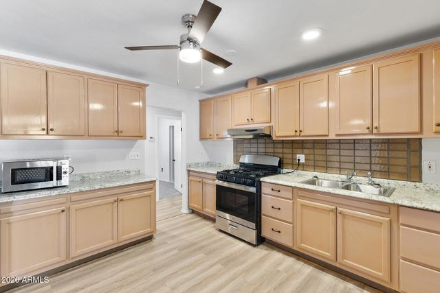 1012 S PRICE Road, Tempe, AZ 85281