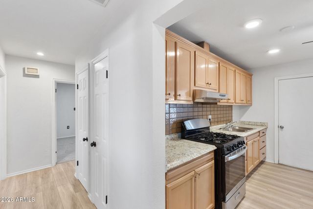 1012 S PRICE Road, Tempe, AZ 85281