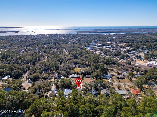 610 Fodale Avenue, Southport, NC 28461