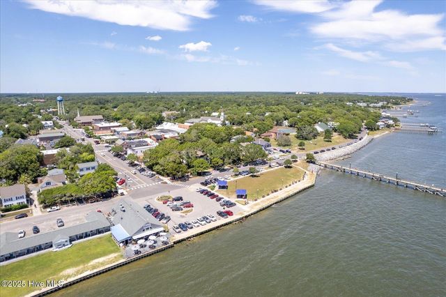 610 Fodale Avenue, Southport, NC 28461