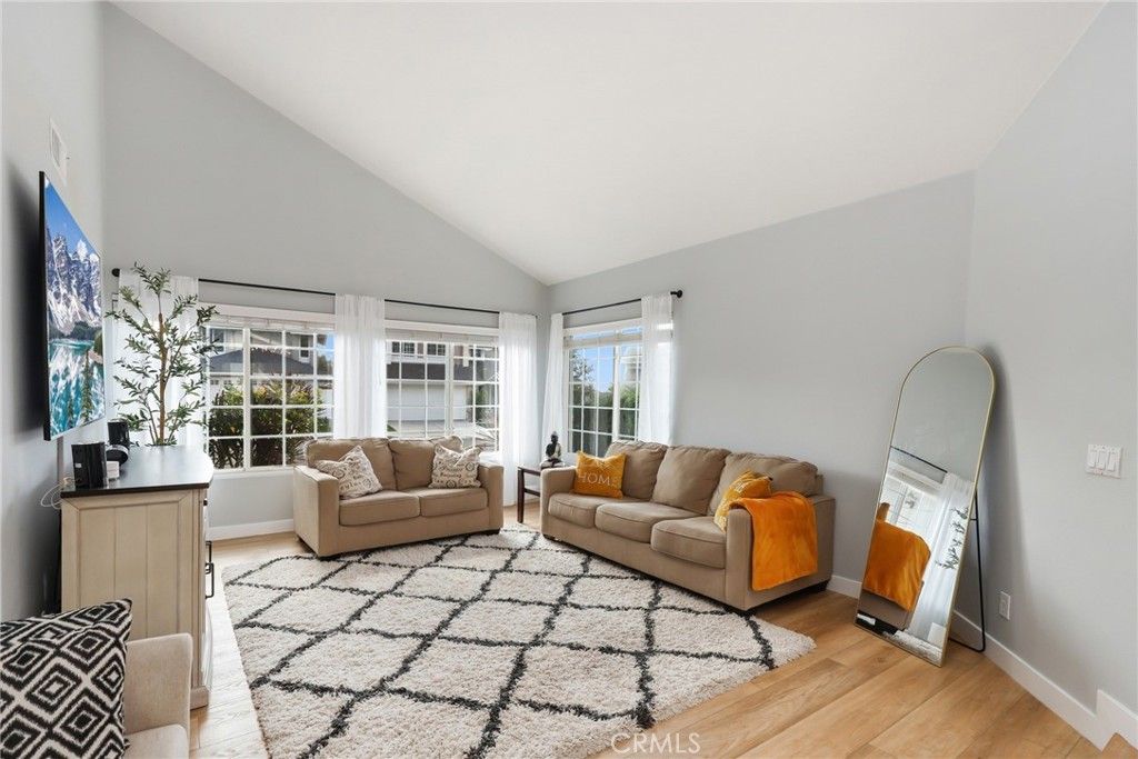 Image 4 of property listing at 31981 Lazy Glen Lane, Trabuco Canyon, CA 92679