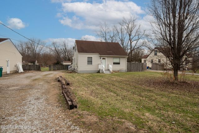 8607 Blue Lick Rd, Louisville, KY 40219