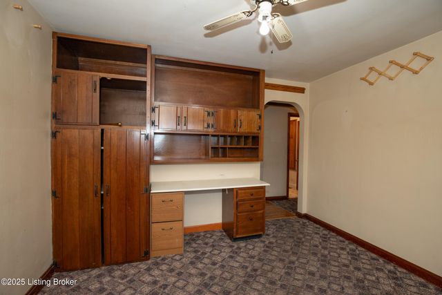 8607 Blue Lick Rd, Louisville, KY 40219