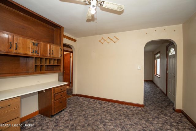 8607 Blue Lick Rd, Louisville, KY 40219