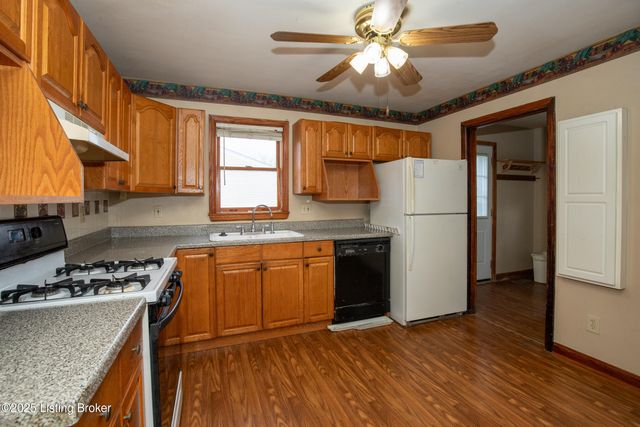 8607 Blue Lick Rd, Louisville, KY 40219