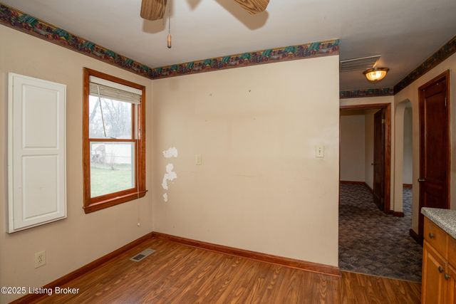 8607 Blue Lick Rd, Louisville, KY 40219