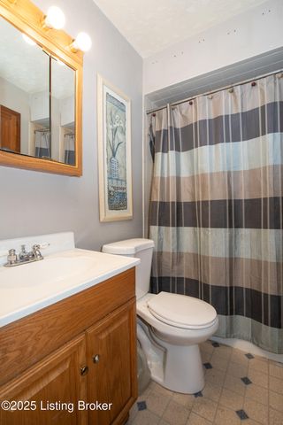 8607 Blue Lick Rd, Louisville, KY 40219