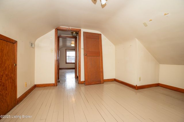 8607 Blue Lick Rd, Louisville, KY 40219