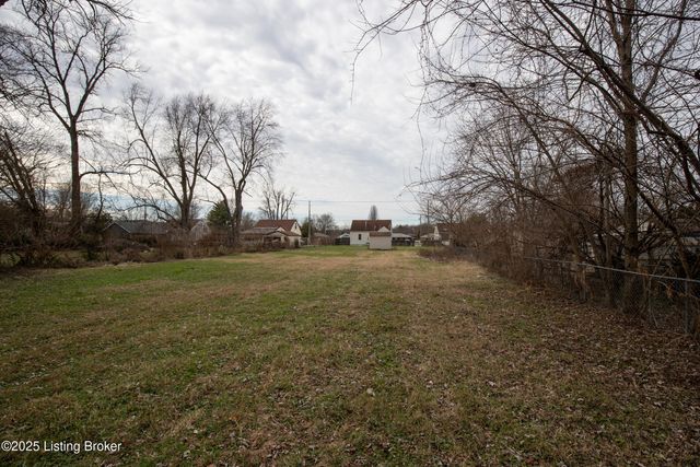 8607 Blue Lick Rd, Louisville, KY 40219