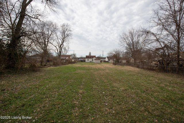 8607 Blue Lick Rd, Louisville, KY 40219