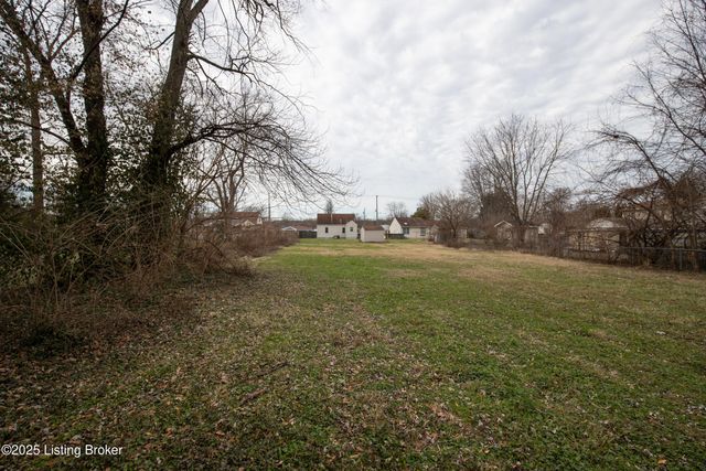 8607 Blue Lick Rd, Louisville, KY 40219