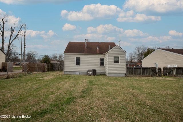 8607 Blue Lick Rd, Louisville, KY 40219