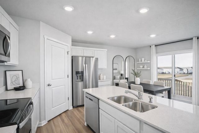 2010 N 7th Street, Indianola, IA 50125