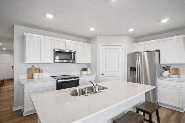 2010 N 7th Street, Indianola, IA 50125