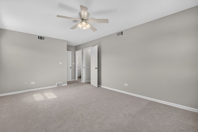 1829 W Catalpa Lane, Mount Prospect, IL 60056