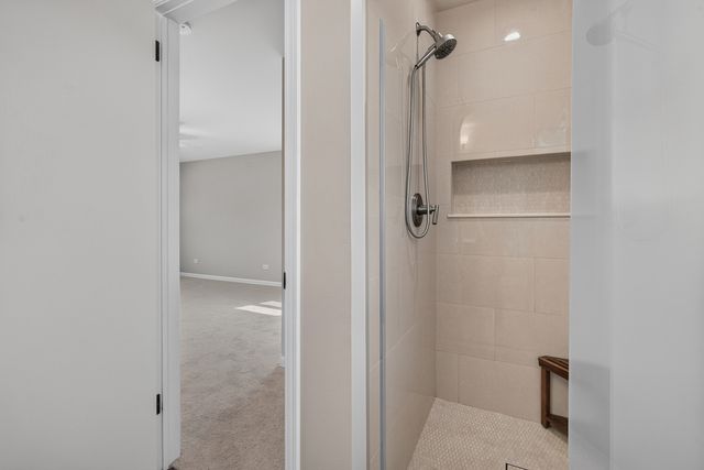 1829 W Catalpa Lane, Mount Prospect, IL 60056