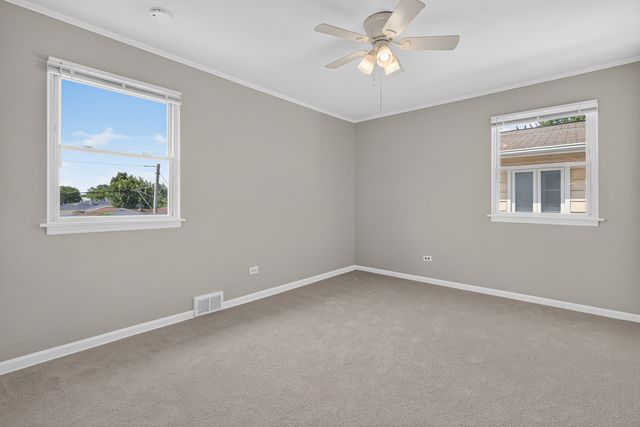 1829 W Catalpa Lane, Mount Prospect, IL 60056