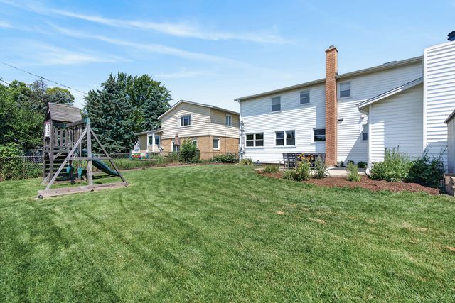 1829 W Catalpa Lane, Mount Prospect, IL 60056