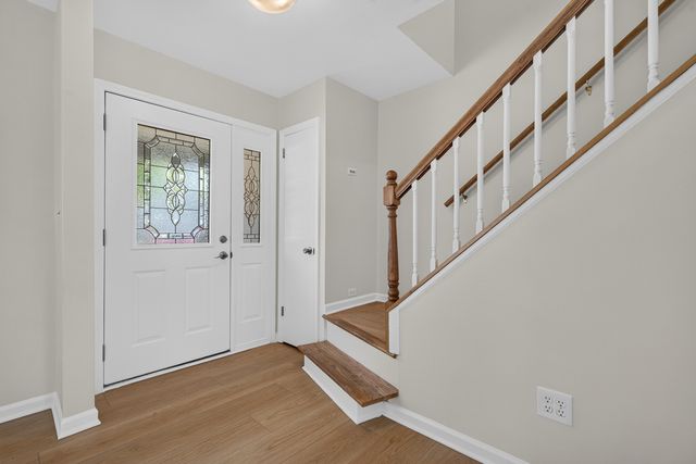 1829 W Catalpa Lane, Mount Prospect, IL 60056
