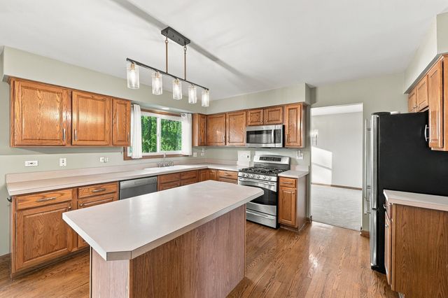 170 Salford Drive, Algonquin, IL 60102