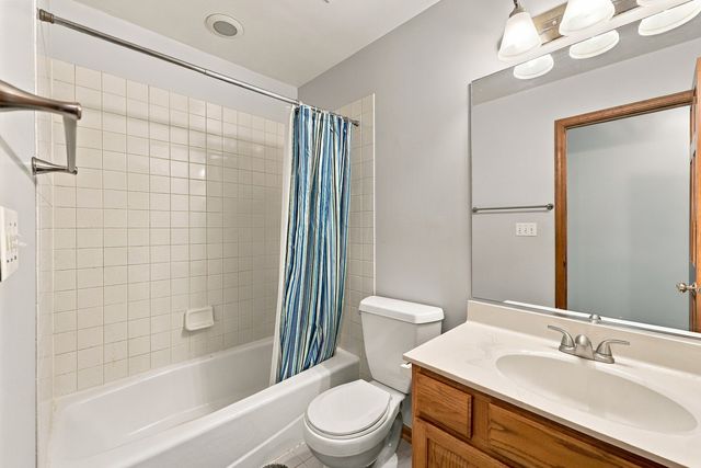 170 Salford Drive, Algonquin, IL 60102