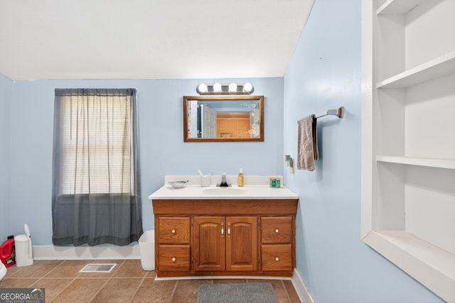 131 Thomas Street, Elberton, GA 30635