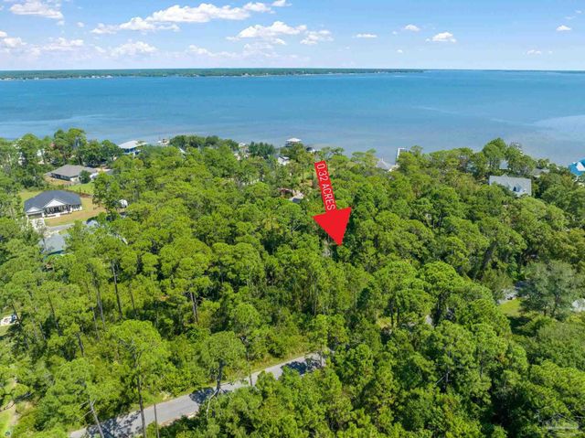 16502 North Shore Ln, Pensacola, FL 32507