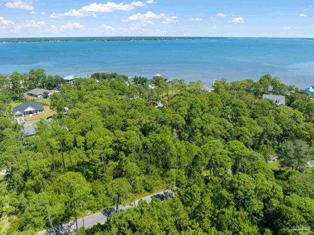 16502 North Shore Ln, Pensacola, FL 32507