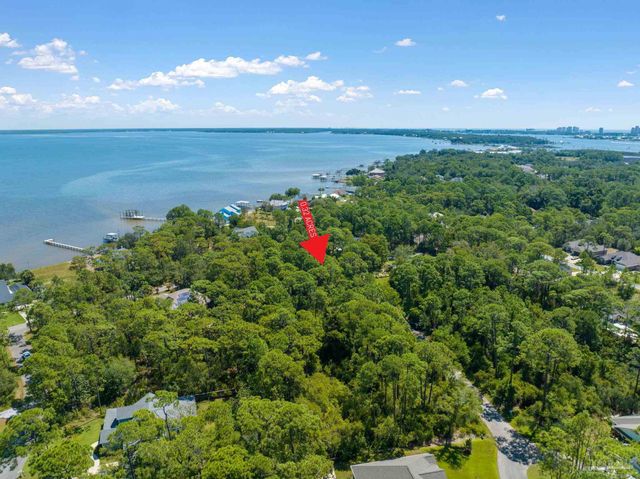 16502 North Shore Ln, Pensacola, FL 32507