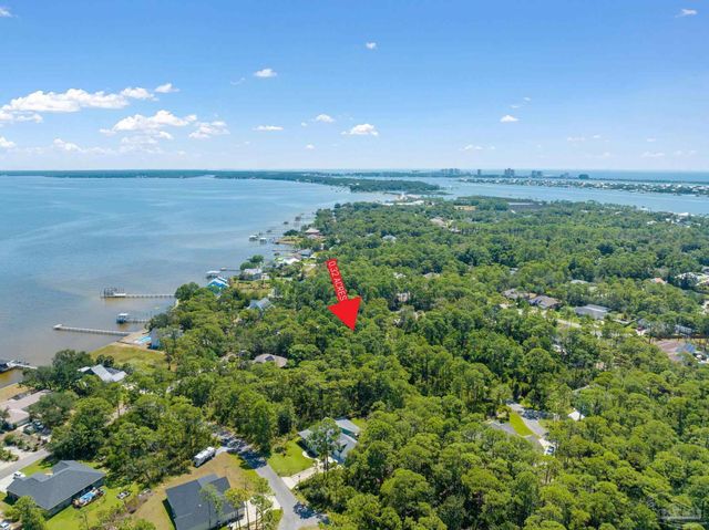 16502 North Shore Ln, Pensacola, FL 32507