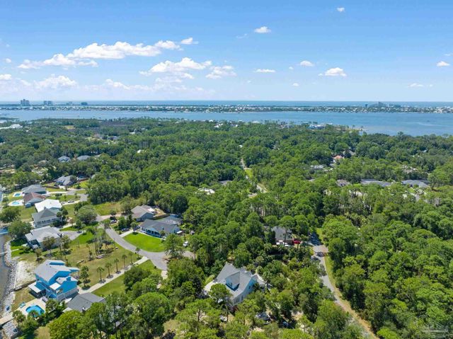 16502 North Shore Ln, Pensacola, FL 32507